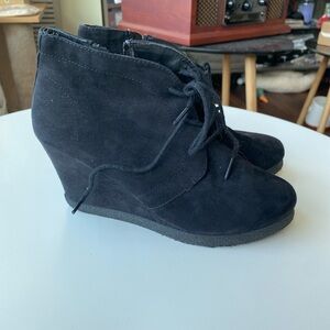 Merona Black Suede Wedge Ankle Boots Size 8